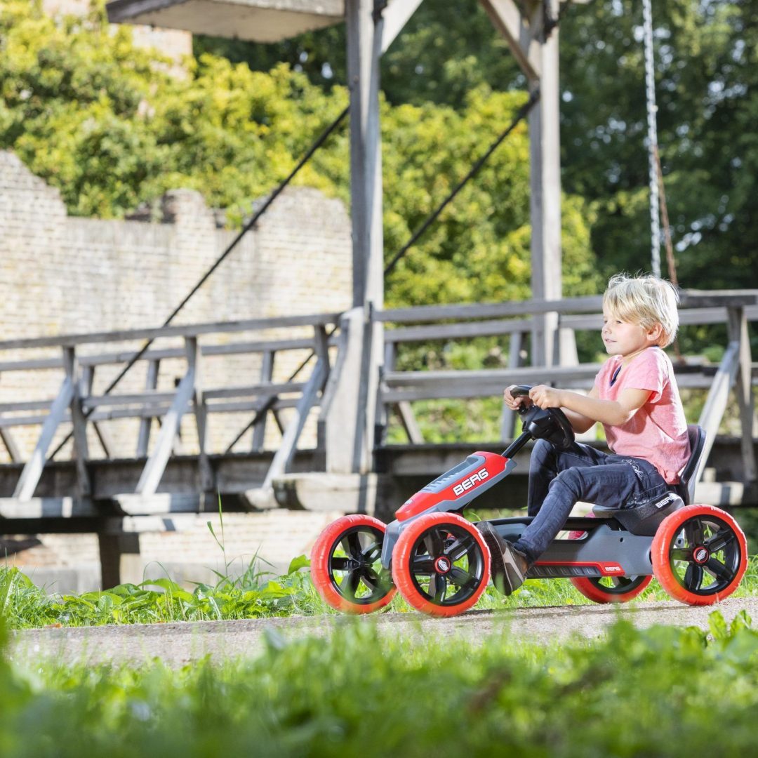 Alquiler kart de pedales pequeño (2'5-6 años)