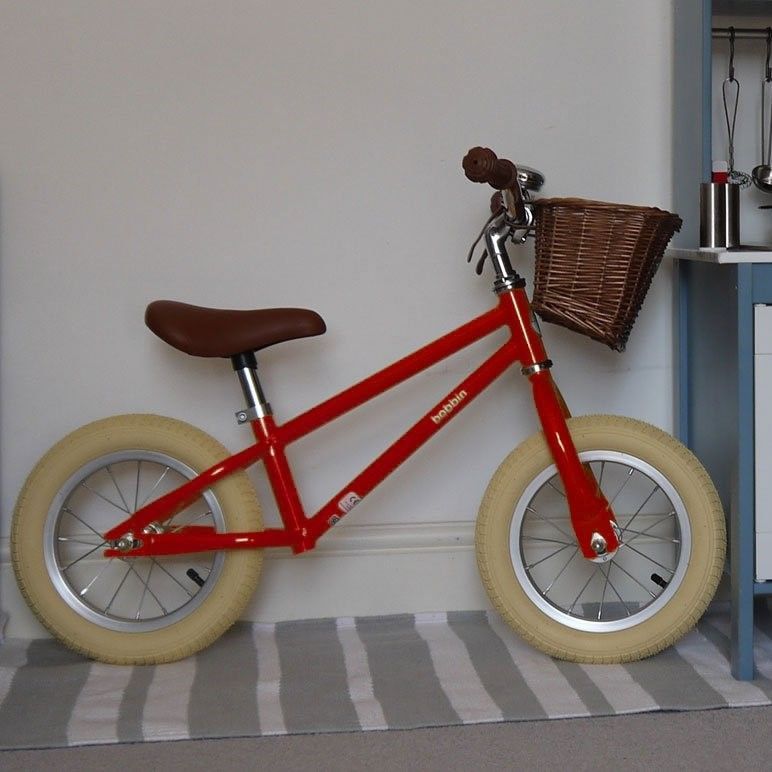 bicicleta-sin-pedales-bobbin-moonbug-rojo-2