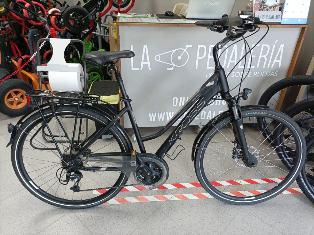 alquiler-bicicleta-trekking-baiona-kross-trans-artica